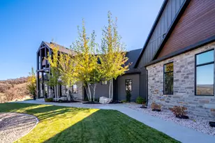 6861 E Summit Peak Cir, Huntsville, UT 84317 - Photo 4