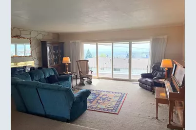 2136 S 900 E, Bountiful, UT 84010 - Photo 8