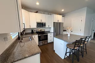 2126 W Lydia Ln, Syracuse, UT 84075 - Photo 6