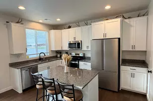 2126 W Lydia Ln, Syracuse, UT 84075 - Photo 4