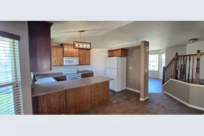1186 N 2425 W, Layton, UT 84041 - Photo 6