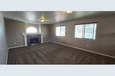 1186 N 2425 W, Layton, UT 84041 - Photo 16