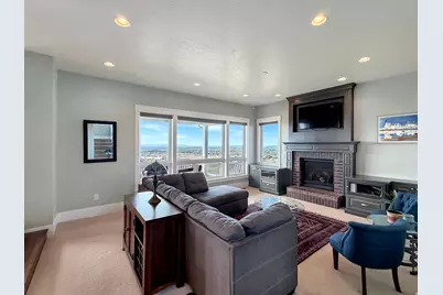 1113 W Fawn Dr N, Pleasant View, UT 84414 - Photo 4