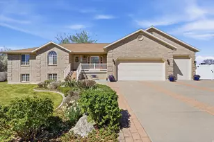 1468 N Flint Meadow Dr W, Kaysville, UT 84037 - Photo 1