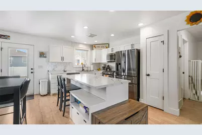 1269 E 500 S, Hyrum, UT 84319 - Photo 10