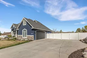14227 S Arbor Rose Cir, Herriman, UT 84096 - Photo 2