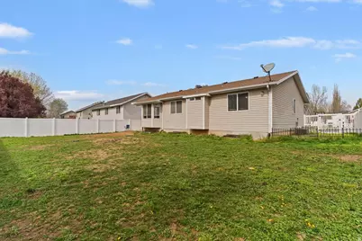 1433 W Pebblecreek Dr, Layton, UT 84041 - Photo 18