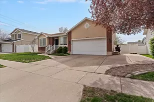 1433 W Pebblecreek Dr, Layton, UT 84041 - Photo 2