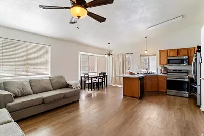 1433 W Pebblecreek Dr, Layton, UT 84041 - Photo 6