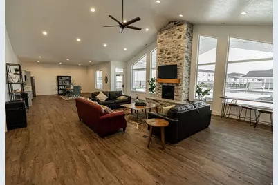 153 E 500 N #20, Richmond, UT 84333 - Photo 16