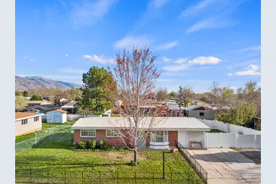 586 E Wasatch Dr N, Layton, UT 84041 - Photo 2