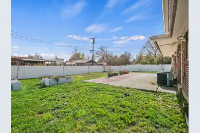 586 E Wasatch Dr N, Layton, UT 84041 - Photo 32