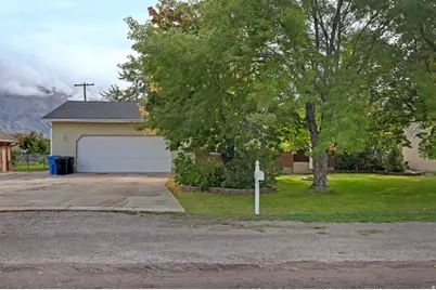 151 S 400 E, Hyrum, UT 84319 - Photo 2