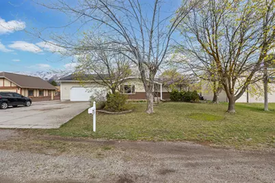 151 S 400 E, Hyrum, UT 84319 - Photo 6