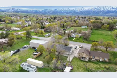 151 S 400 E, Hyrum, UT 84319 - Photo 36