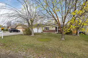 151 S 400 E, Hyrum, UT 84319 - Photo 6