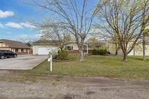 151 S 400 E, Hyrum, UT 84319 - Photo 4