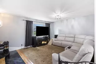 151 S 400 E, Hyrum, UT 84319 - Photo 8