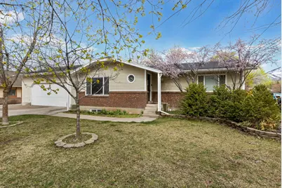 151 S 400 E, Hyrum, UT 84319 - Photo 2