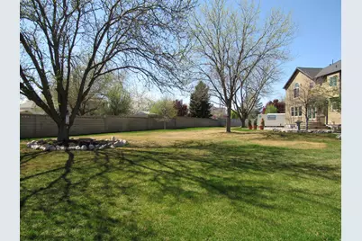 9483 S Overleigh Ct W, South Jordan, UT 84095 - Photo 10