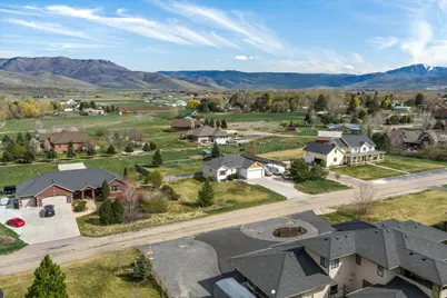 2444 N Sierra Dr, Eden, UT 84310 - Photo 38
