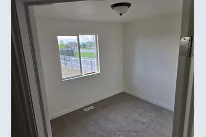 2023 N 1615 W, Clinton, UT 84015 - Photo 16