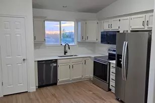 2023 N 1615 W, Clinton, UT 84015 - Photo 8