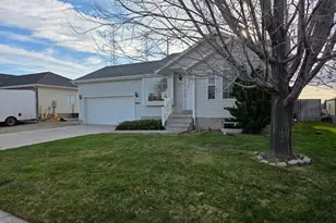 2023 N 1615 W, Clinton, UT 84015 - Photo 2