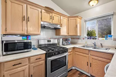 1357 S 2950 E, Spanish Fork, UT 84660 - Photo 12