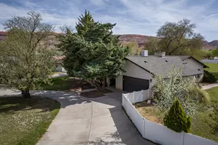 230 N 500 W, Moab, UT 84532 - Photo 2