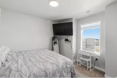 3233 W 2500 N, Clinton, UT 84015 - Photo 18