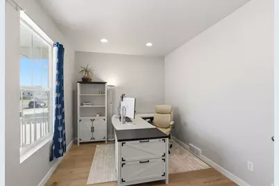 3233 W 2500 N, Clinton, UT 84015 - Photo 4