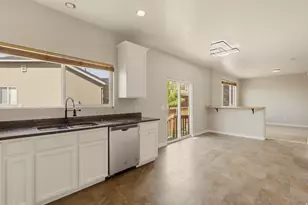 449 E Apple Blossom Ln, Pleasant Grove, UT 84062 - Photo 10