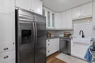 2397 E Boyes St S, Holladay, UT 84117 - Photo 8