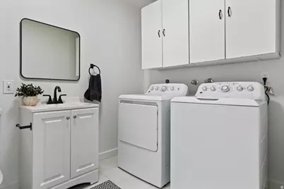 2397 E Boyes St S, Holladay, UT 84117 - Photo 16