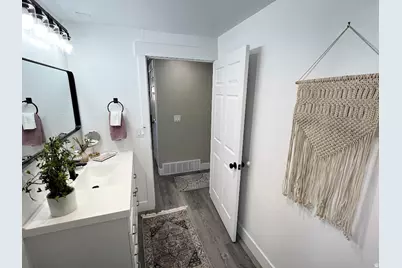 1448 E Estrellita Dr, Sandy, UT 84093 - Photo 12