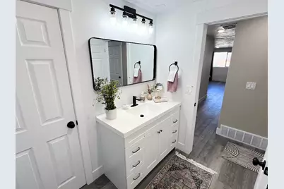 1448 E Estrellita Dr, Sandy, UT 84093 - Photo 10