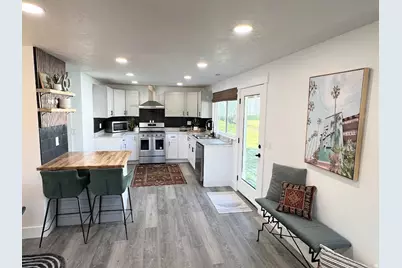 1448 E Estrellita Dr, Sandy, UT 84093 - Photo 6