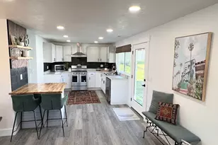 1448 E Estrellita Dr, Sandy, UT 84093 - Photo 6