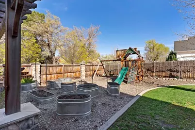 42 W Center St, Kaysville, UT 84037 - Photo 40