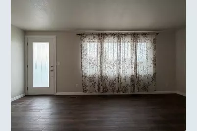 378 N 800 E, Roosevelt, UT 84066 - Photo 2