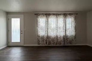 378 N 800 E, Roosevelt, UT 84066 - Photo 2