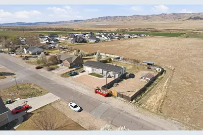 470 S 200 W, Mona, UT 84645 - Photo 2