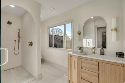 189 N M St E, Salt Lake City, UT 84103 - Photo 14