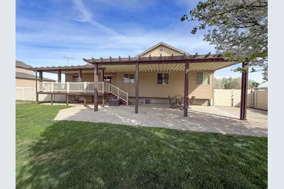 2679 W 2500 N, Clinton, UT 84015 - Photo 32