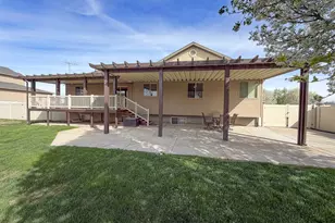 2679 W 2500 N, Clinton, UT 84015 - Photo 32