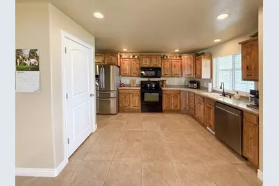 2679 W 2500 N, Clinton, UT 84015 - Photo 6
