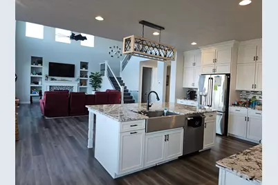 2422 S Blue Water Ln, Saratoga Springs, UT 84045 - Photo 8