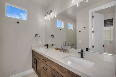 1559 W Firepit Dr, Saint George, UT 84770 - Photo 22