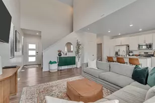 2017 N Red Yearling Dr, Saratoga Springs, UT 84045 - Photo 2